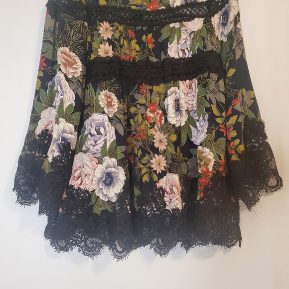 MISS ME Size M 100% Viscose tiered floral bohemian black lace peasant top - Picture 5 of 11